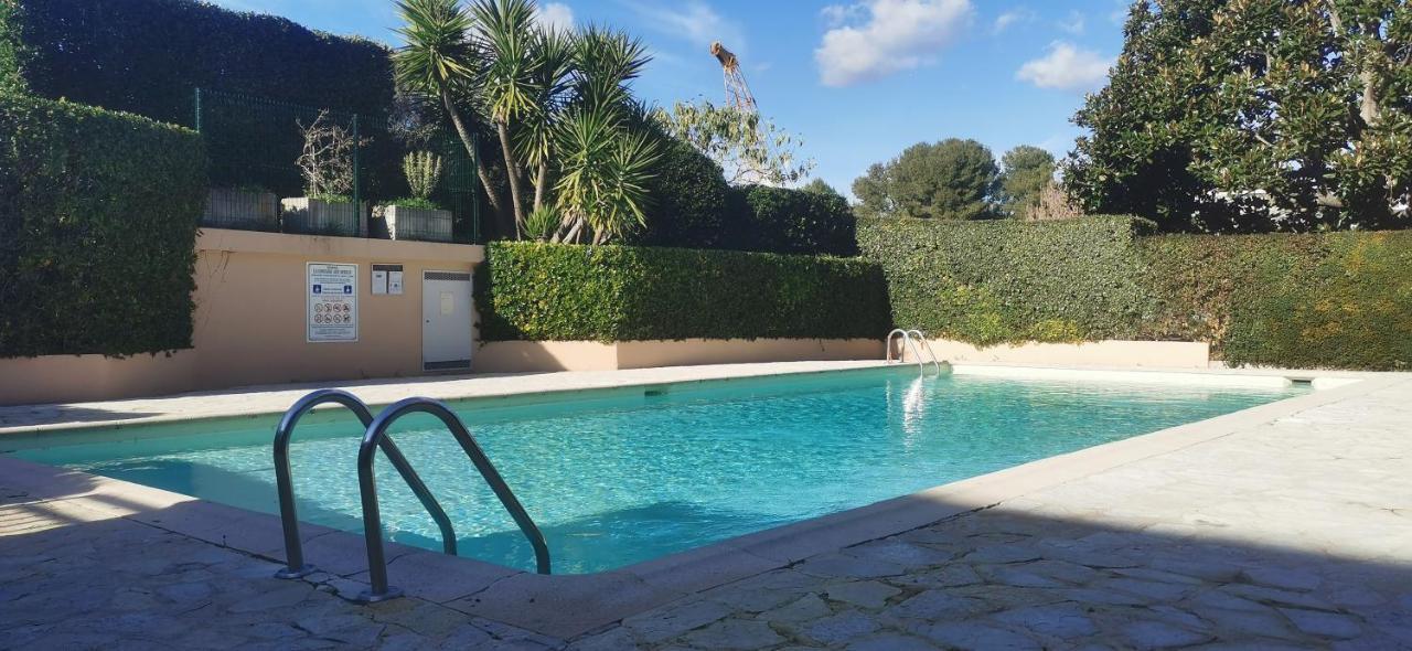 Magnifique Dans Avec Piscine * Antibes